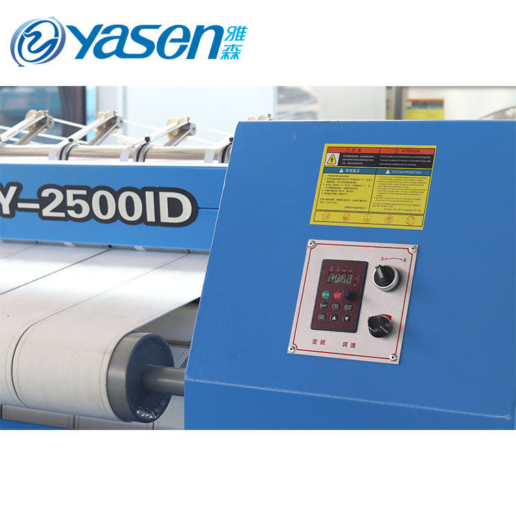 Professionelle industrielle Bügelmaschine mit Stromversorgung 380/3/50 V/p/Hz 0,75kw